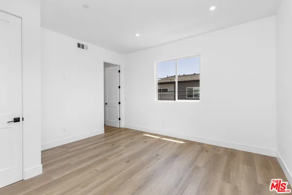 $5,200 | 5048 Cleon Avenue, Unit 1, North Hollywood, CA 91601