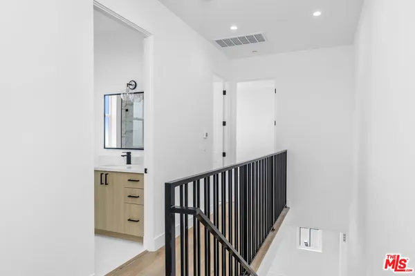 $5,200 | 5048 Cleon Avenue, Unit 1, North Hollywood, CA 91601