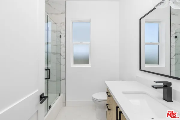 $5,200 | 5048 Cleon Avenue, Unit 1, North Hollywood, CA 91601