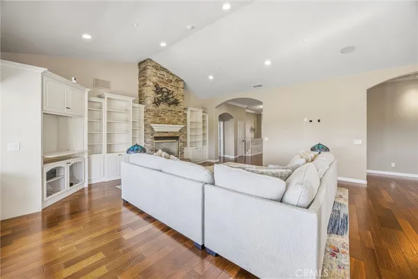 $1,479,900 | 31027 East Sunset Drive North, Redlands, CA 92373