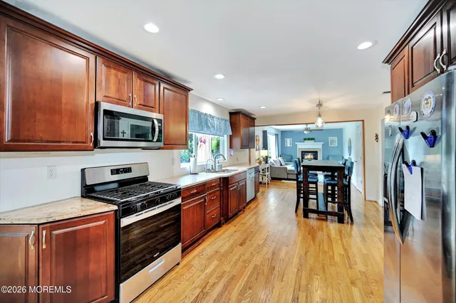 $3,600 | 855 Derry Drive, Toms River, NJ 08753