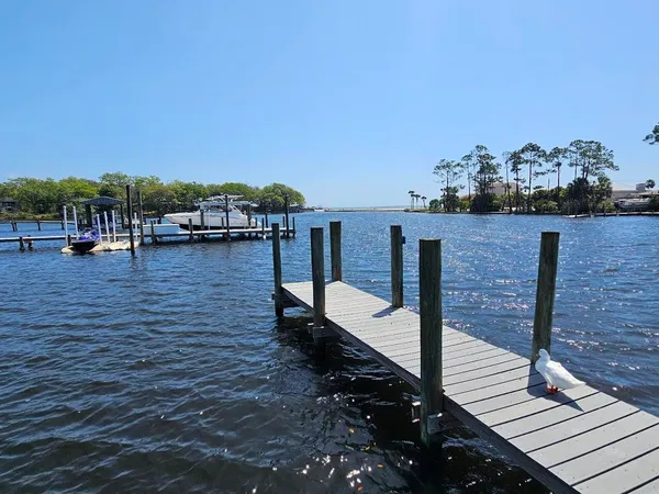 $949,900 | 28 A Meigs Drive, Shalimar, FL 32579