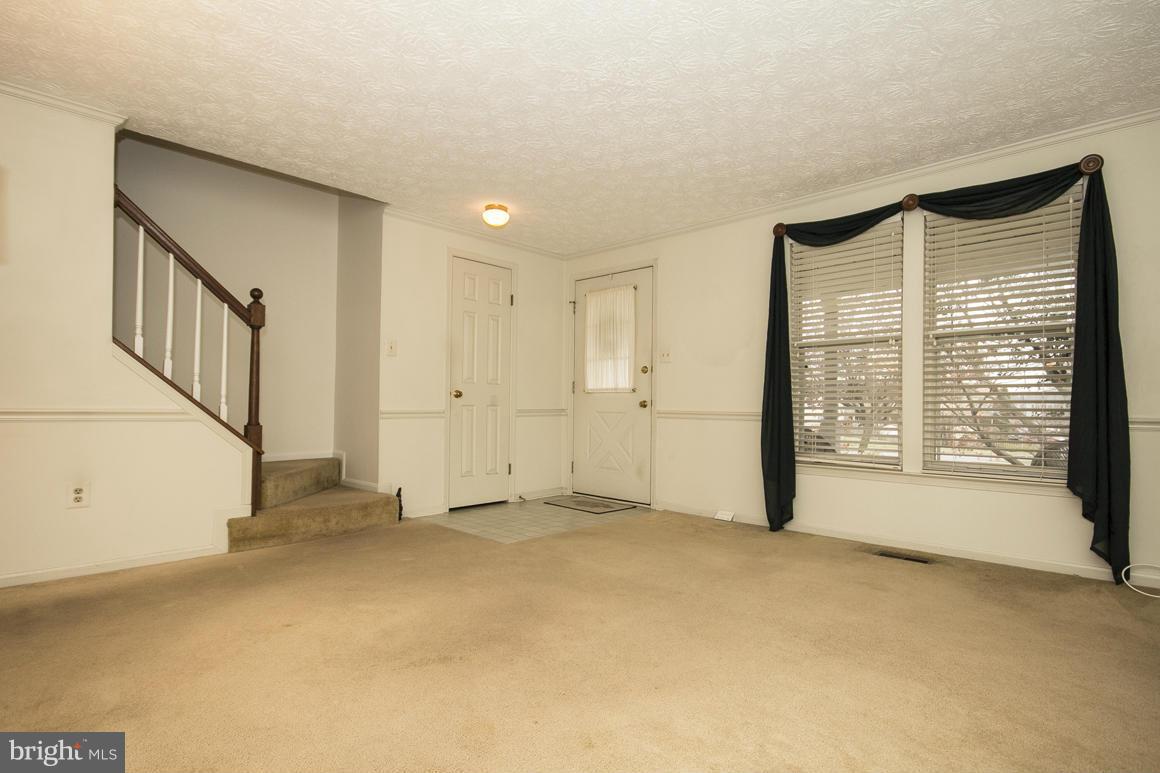 4 Rader Court Baltimore, MD 21234 - Photo 4 of 25 Living Room