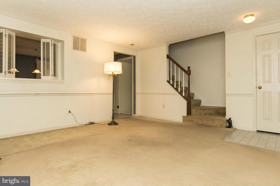 4 Rader Court Baltimore, MD 21234 - Photo 5 of 25 Living Room