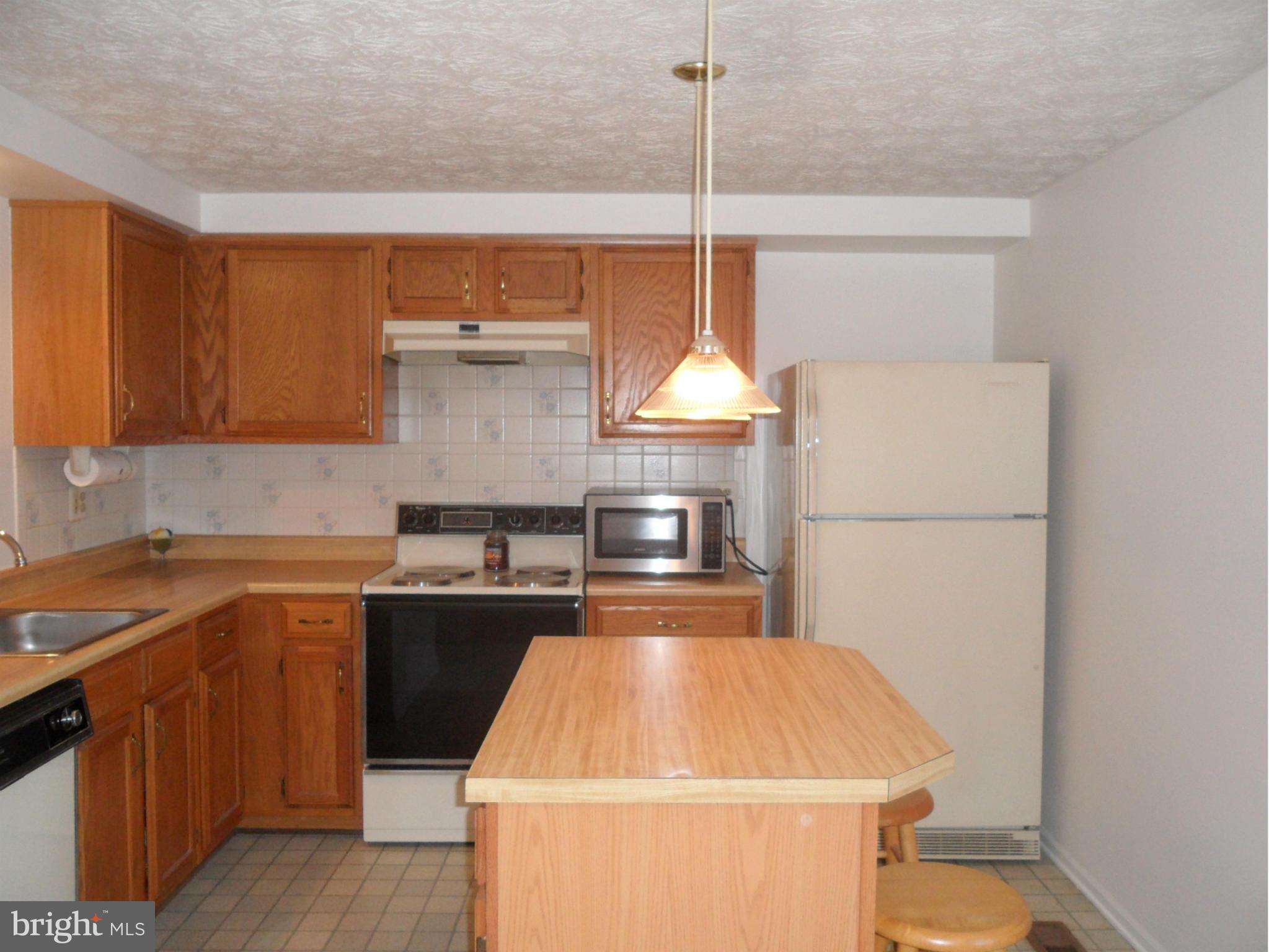 4 Rader Court Baltimore, MD 21234 - Photo 7 of 25 Kitchen