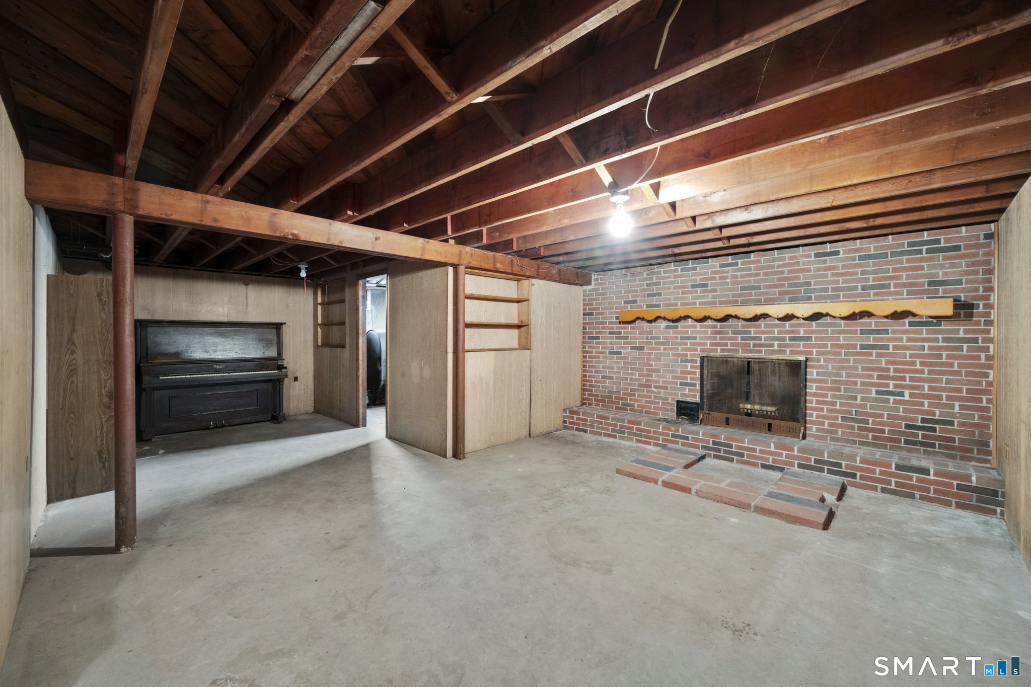 10 Helena Lane Windsor Locks, CT 06096 - Photo 26 of 36 a view of room with refrigerator and stove