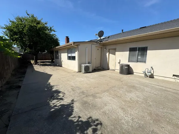 $459,000 | 2300 Drew Avenue, Turlock, CA 95382