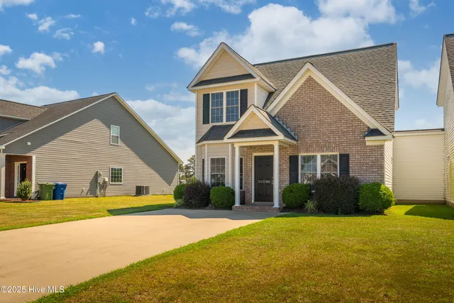 $1,750 | 2209 Remington Court, Unit A, Greenville, NC 27834