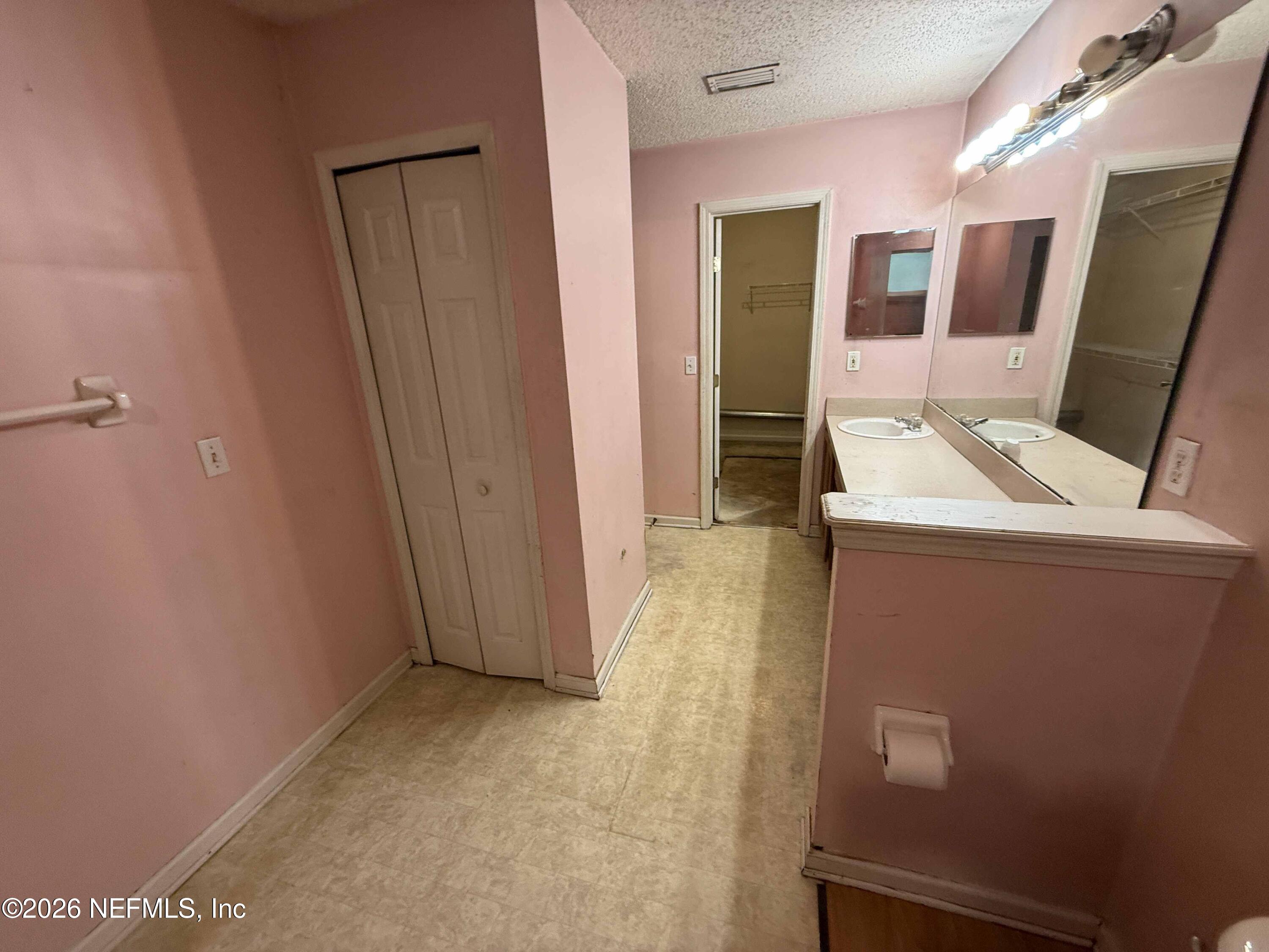 8319 Springtree Road Jacksonville, FL 32210 - Photo 12 of 22 bath master opp