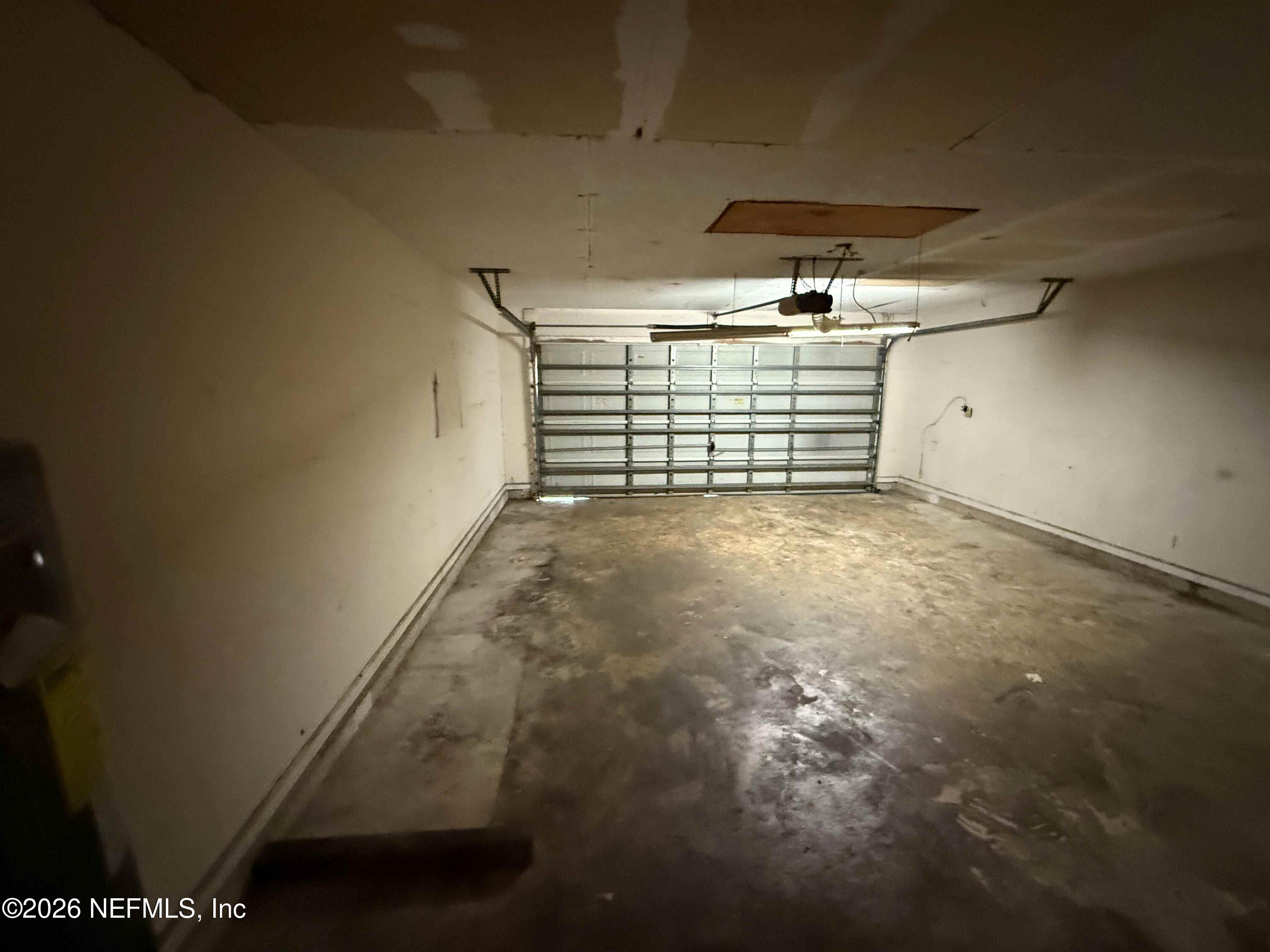 8319 Springtree Road Jacksonville, FL 32210 - Photo 21 of 22 garage int