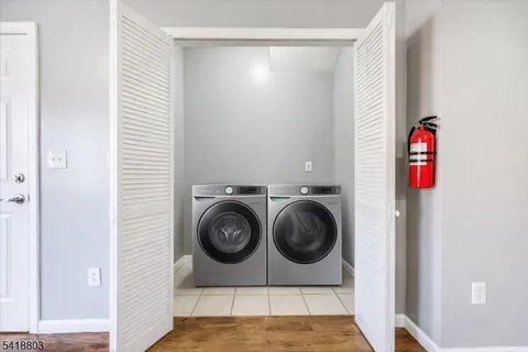 $2,400 | 342 Sanford Avenue, Unit 1, Newark, NJ 07106