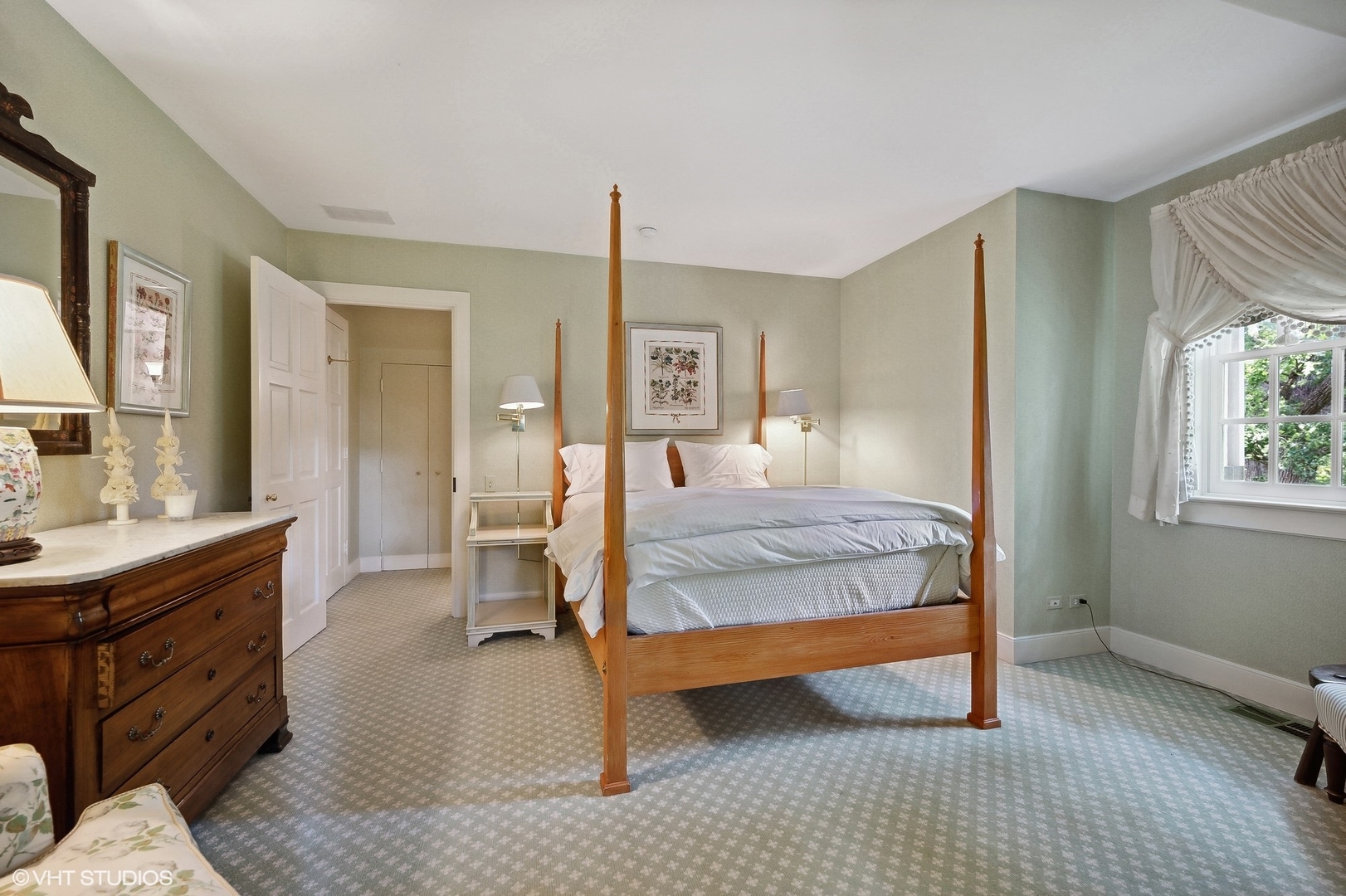 25 Indian Hill Road Winnetka, IL 60093 - Photo 67 of 84 a bedroom with a bed and wooden floor