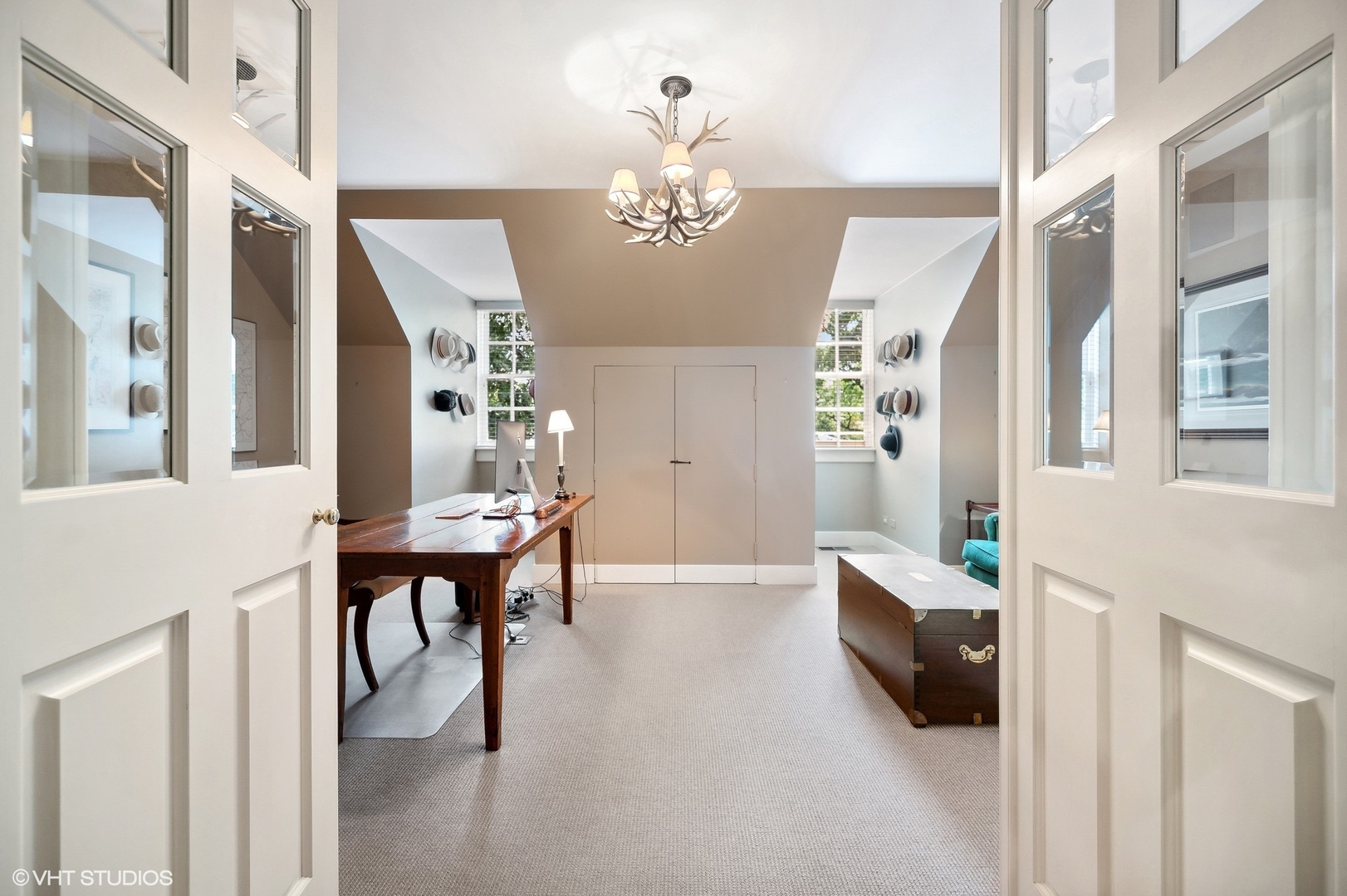 25 Indian Hill Road Winnetka, IL 60093 - Photo 70 of 84 a view of a livingroom with furniture and chandelier