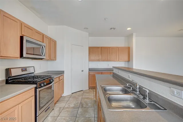 $1,175 | 4437 Dover Straight Street, Unit 208, Las Vegas, NV 89115