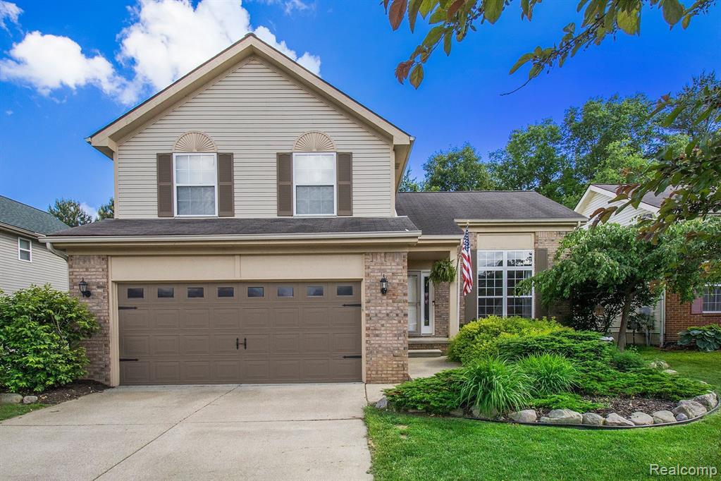 54 Eagle Ridge Road Lake Orion, MI 48360 - Photo 1 of 33