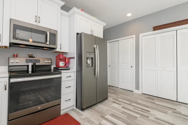 $469,900 | 106 Phantom Lake, Mukwonago, WI 53149