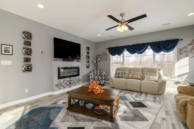 $469,900 | 106 Phantom Lake, Mukwonago, WI 53149