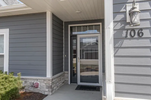 $459,900 | 106 Phantom Lake, Mukwonago, WI 53149
