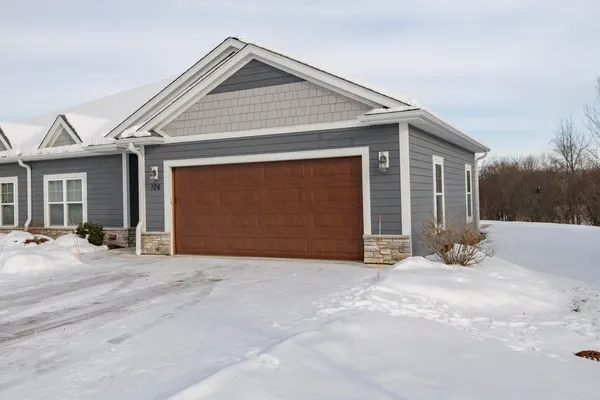 $459,900 | 106 Phantom Lake, Mukwonago, WI 53149