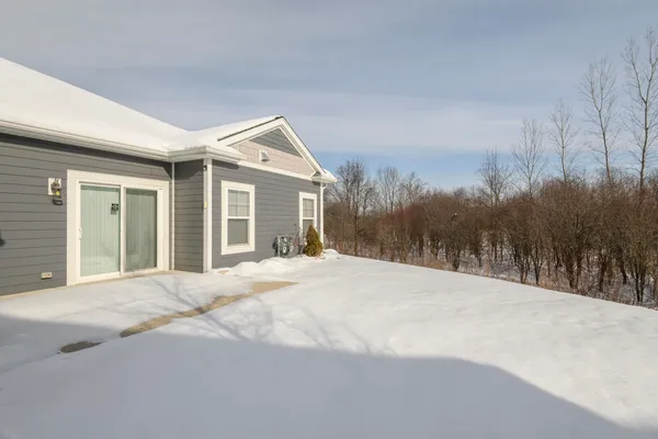 $459,900 | 106 Phantom Lake, Mukwonago, WI 53149