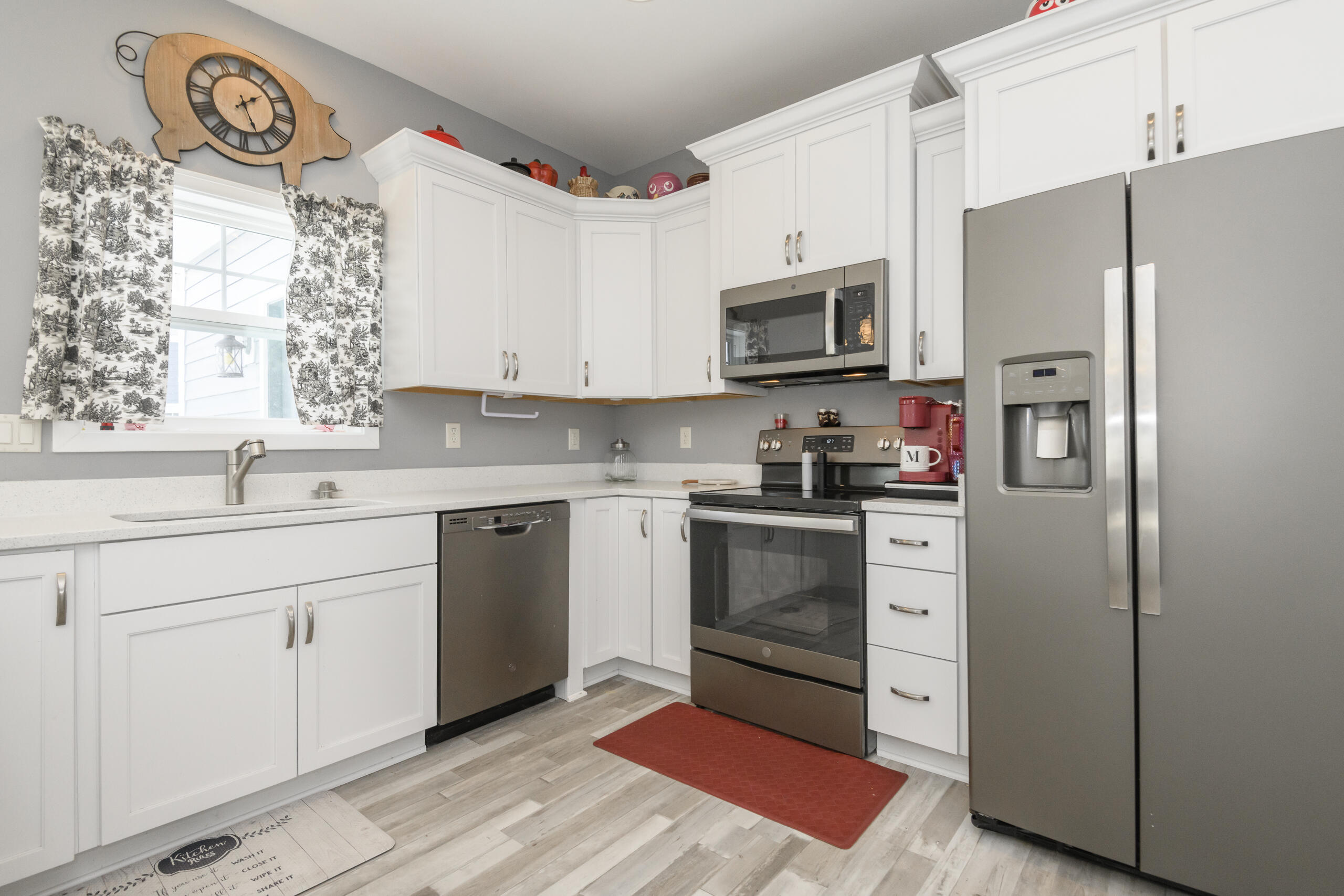 106 Phantom Lake Mukwonago, WI 53149 - Photo 9 of 50 106 Phantom Lake-19