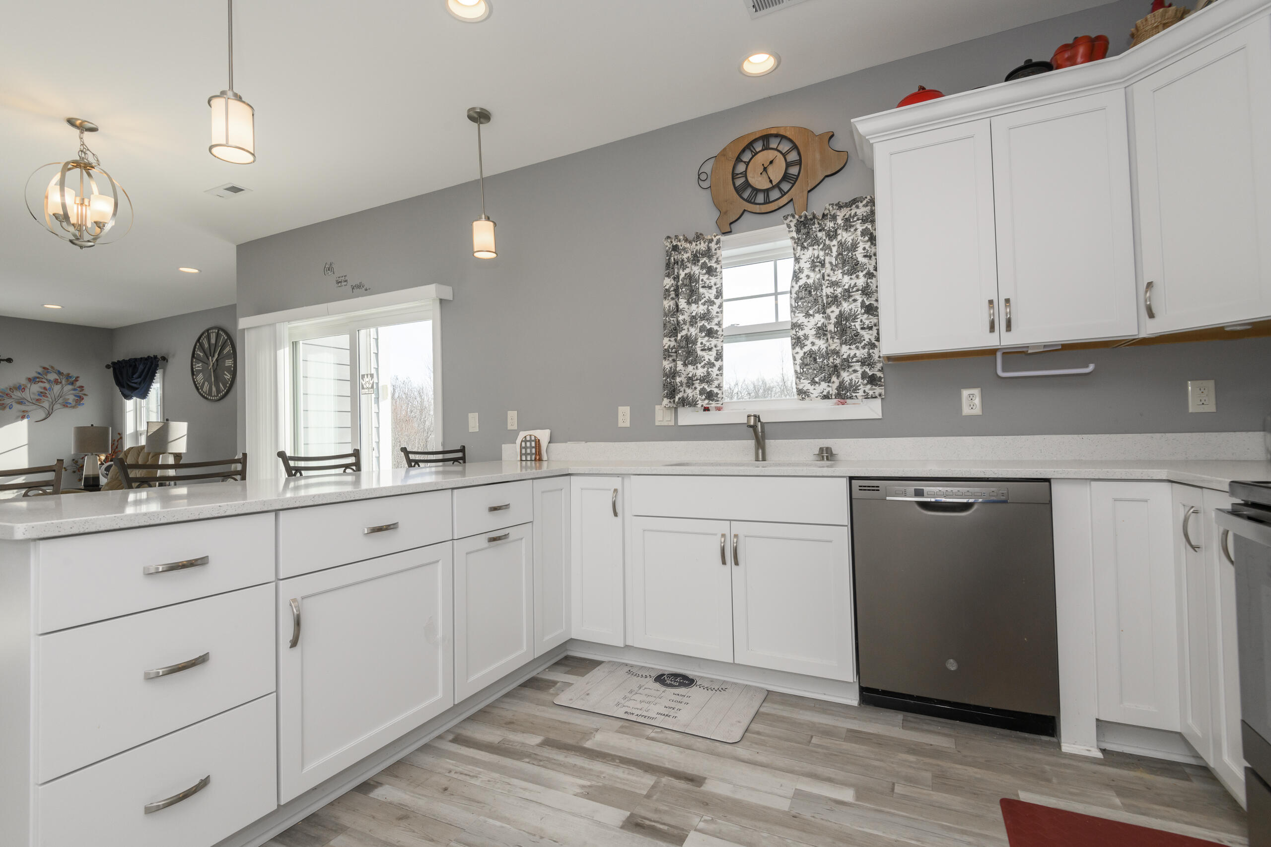 106 Phantom Lake Mukwonago, WI 53149 - Photo 10 of 50 106 Phantom Lake-20