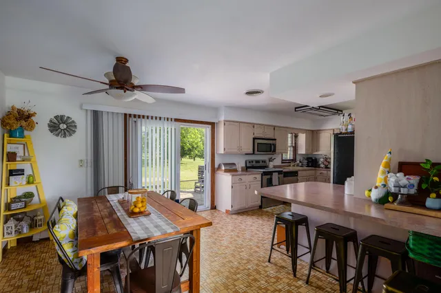 $549,900 | 21200 82nd Street, Bristol, WI 53104