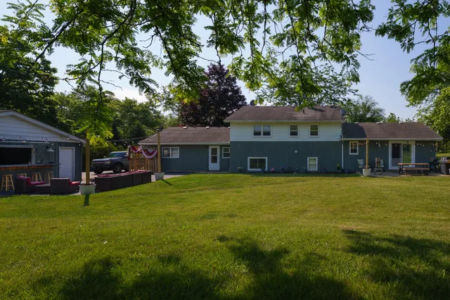 $549,900 | 21200 82nd Street, Bristol, WI 53104