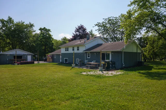 $549,900 | 21200 82nd Street, Bristol, WI 53104