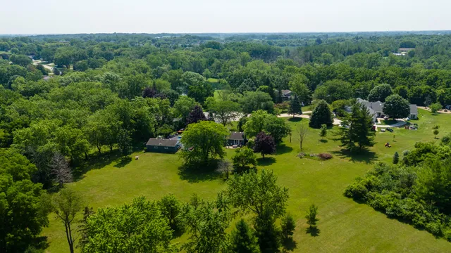 $549,900 | 21200 82nd Street, Bristol, WI 53104