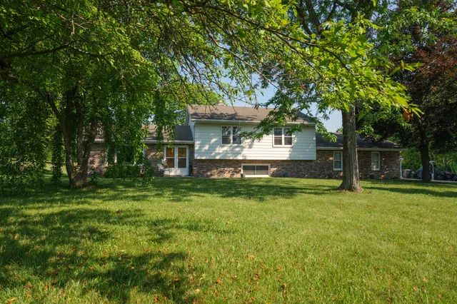 $549,900 | 21200 82nd Street, Bristol, WI 53104