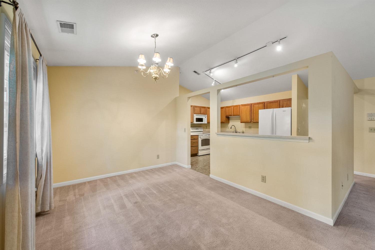 5704 Bridgetown Road, Unit 4 Cincinnati, OH 45248 - Photo 17 of 18 Gallery Image 17