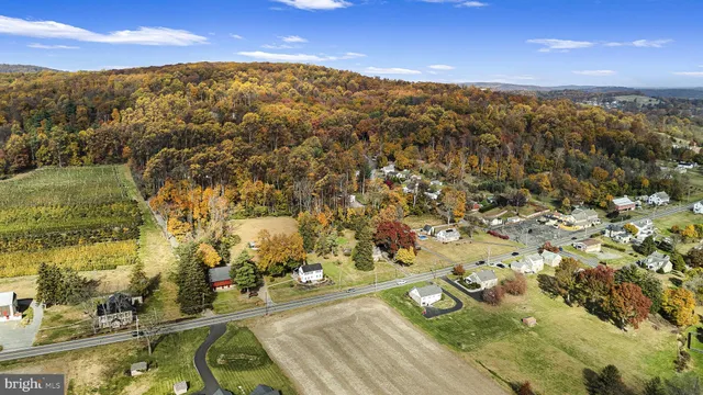 a view of a workspace with furniture