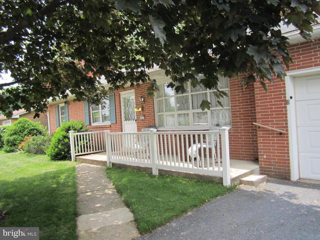 312 Balmer Road Lititz, PA 17543 - Photo 2 of 31