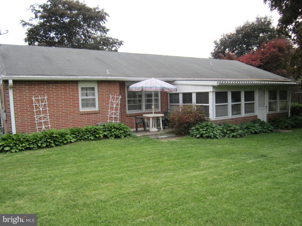 312 Balmer Road Lititz, PA 17543 - Photo 4 of 31