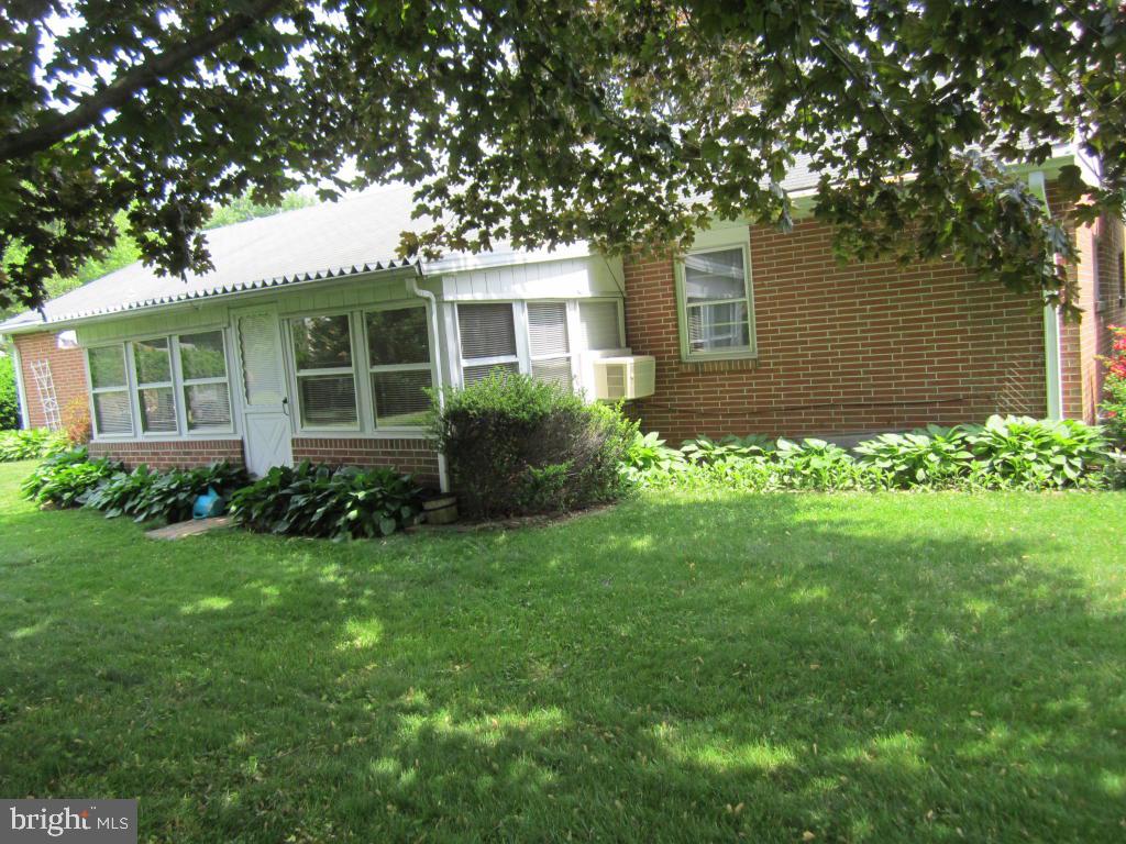 312 Balmer Road Lititz, PA 17543 - Photo 5 of 31