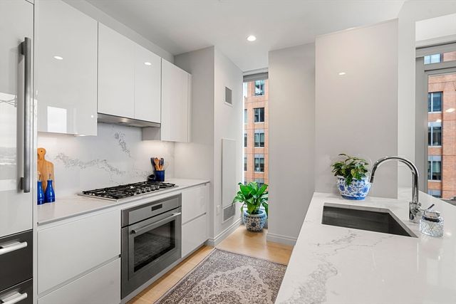 $2,449,000 | 135 Seaport Boulevard, Unit 1806, Boston, MA 02210