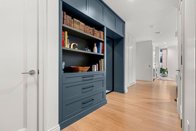 $2,449,000 | 135 Seaport Boulevard, Unit 1806, Boston, MA 02210