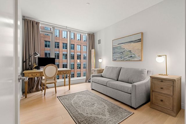 $2,449,000 | 135 Seaport Boulevard, Unit 1806, Boston, MA 02210