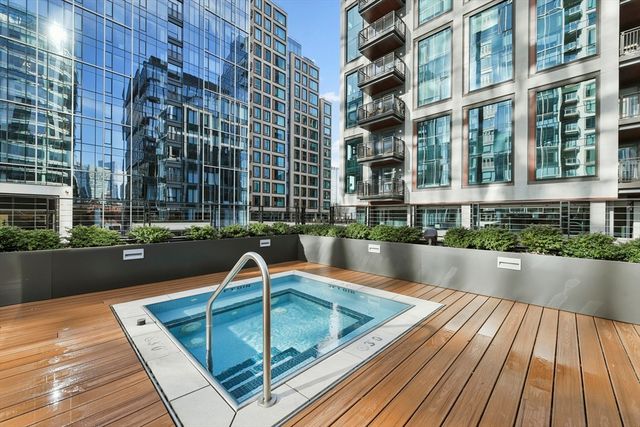 $2,449,000 | 135 Seaport Boulevard, Unit 1806, Boston, MA 02210