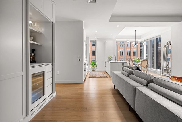 $2,449,000 | 135 Seaport Boulevard, Unit 1806, Boston, MA 02210