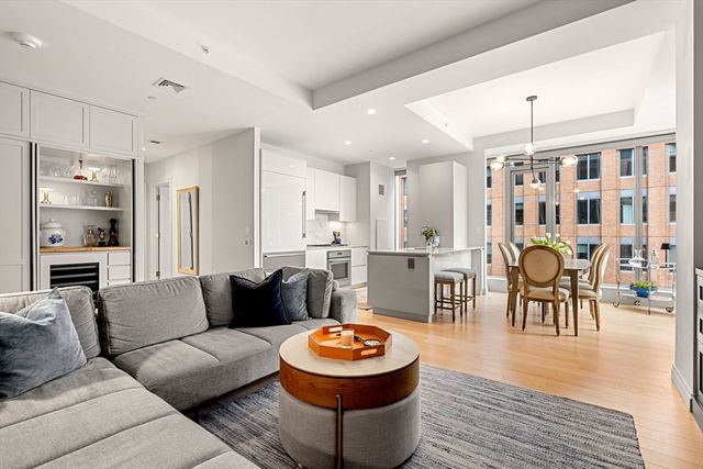 $2,449,000 | 135 Seaport Boulevard, Unit 1806, Boston, MA 02210