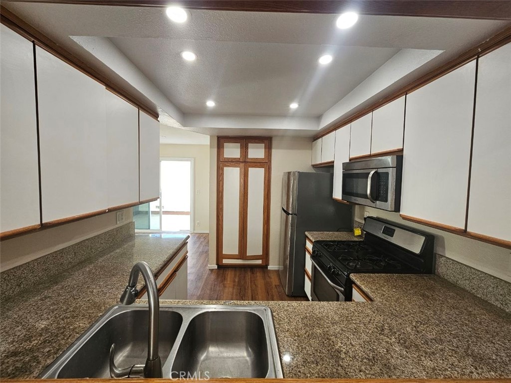 16625 Gridley Road, Unit 3 Cerritos, CA 90703 - Photo 7 of 23