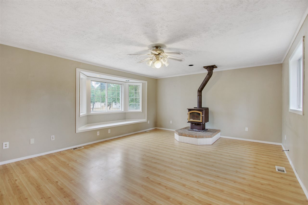 1611 West Pinto Road Colbert, WA 99005 - Photo 4 of 20