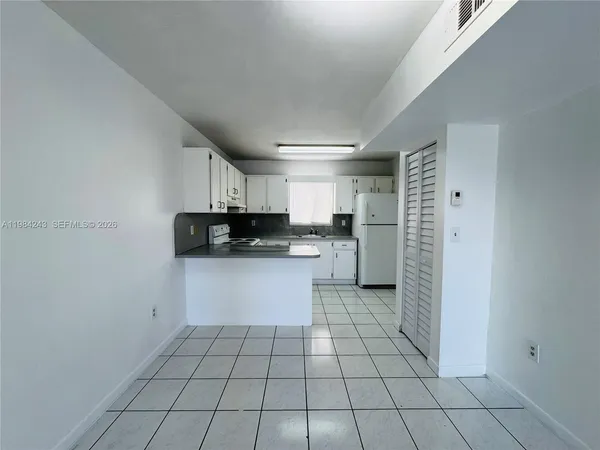 $1,850 | 6395 West 22nd Court, Unit 104, Hialeah, FL 33016