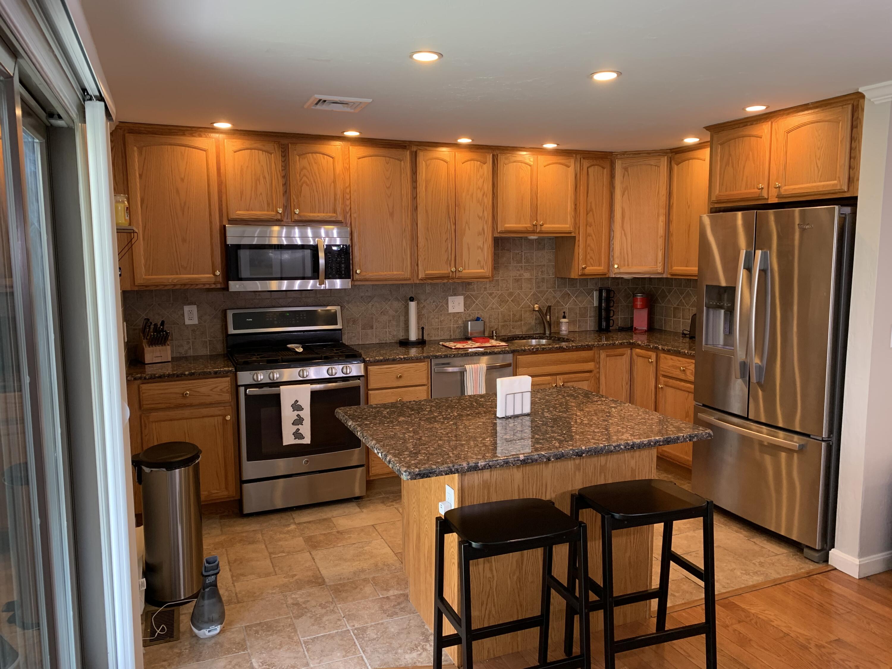 195 Falmouth Road, Unit 14B Mashpee, MA 02649 - Photo 8 of 32 IMG_9540