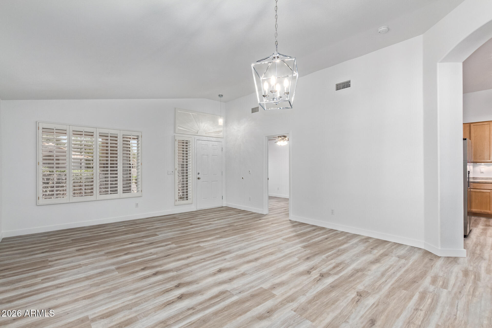 2232 South Nielson Street Gilbert, AZ 85295 - Photo 5 of 41 05 - Nielson