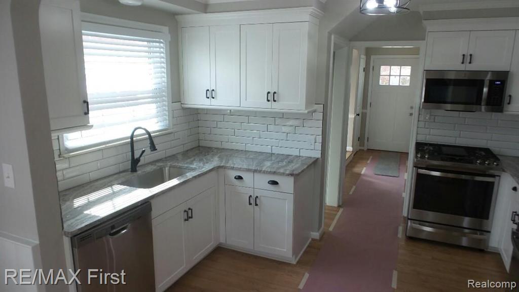 1660 Littlestone Road Grosse Pointe, MI 48236 - Photo 17 of 29