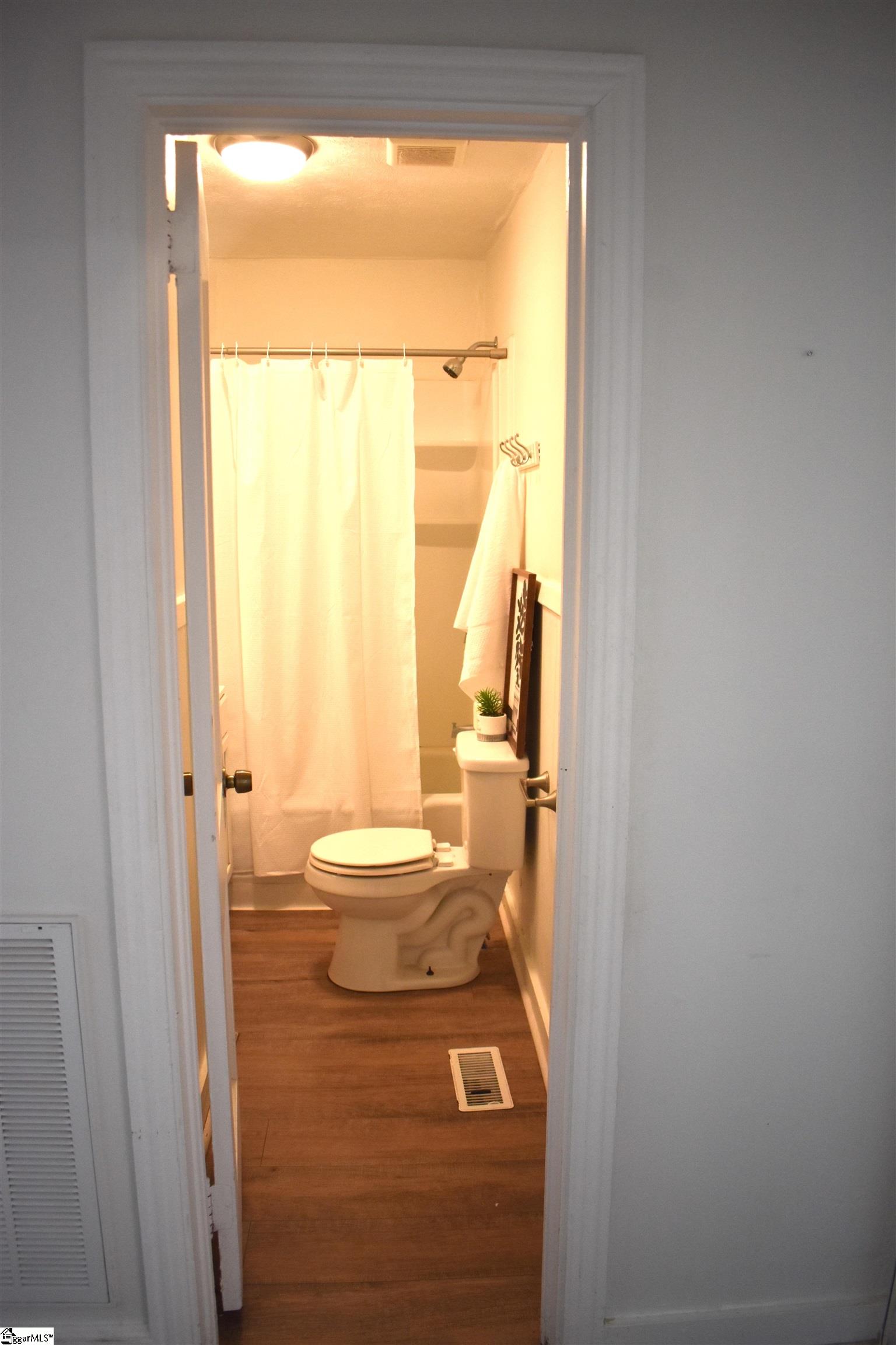 500 West 4th Avenue Easley, SC 29640 - Photo 18 of 25