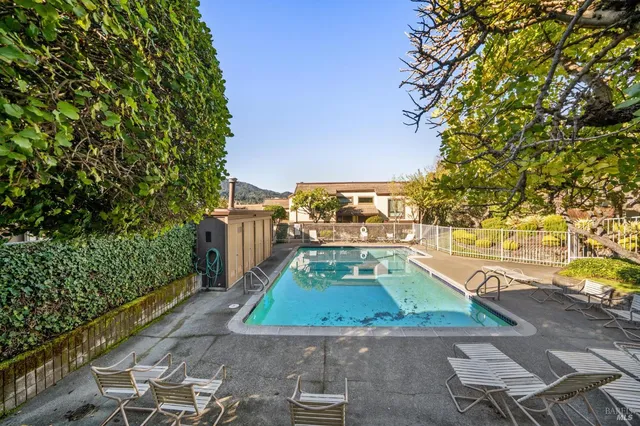 $575,000 | 22 Corte Oriental, Greenbrae, CA 94904